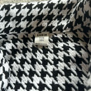 Houndstooth jacket   Light weight and soft. Wore once